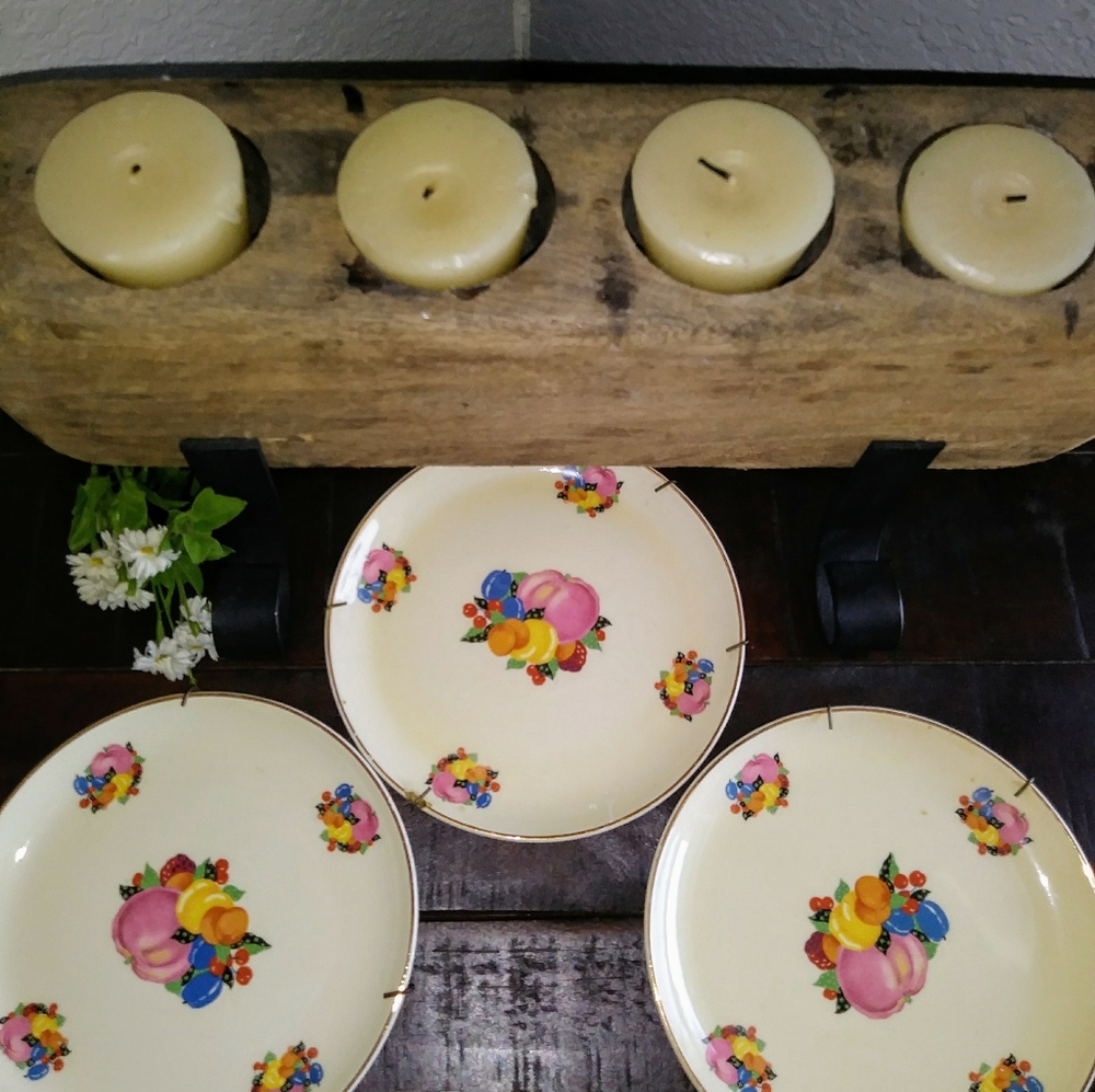 Cavitt Shaw hanging plates(3)